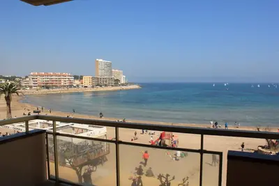 Image de Appartement en 1ère ligne de la plage de Riells avec une vue magnifique, ascenseur, parking