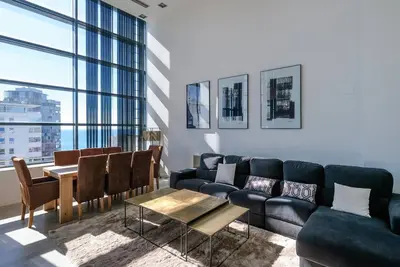 Image de 599 Exclusive Beachfront Penthouse w\/Pool Ii