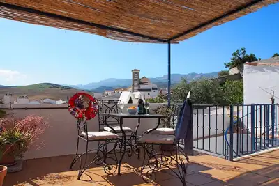 Image de Appartement ensoleillé en Andalousie avec terrasse sur le toit spectaculaire.