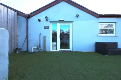 Image de Dylan'S Court, les animaux de compagnie, avec bain Ă remous Ă Laugharne, Ref 4135