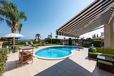 Image de Sea Front Villa Tequila Sunrise by Ezoria Villas