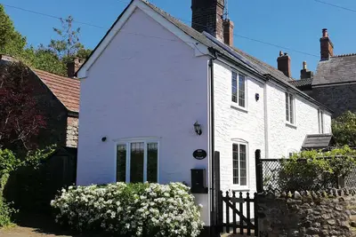 Image de Rose Cottage, familial et convivial, avec feu ouvert dans Tatworth, Réf 14229