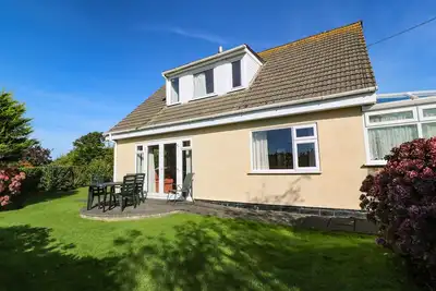 Image de Deux Trois, familial et convivial, avec un jardin dans Rosudgeon, Réf 30482