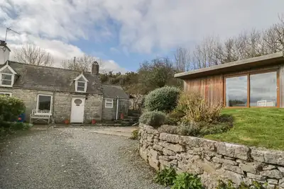 Image de Bron Heulog Cottage, Llangoed