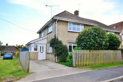 Image de 4 Brooks Close - une maison qui peut accueillir 6 personnes dans 3 chambres