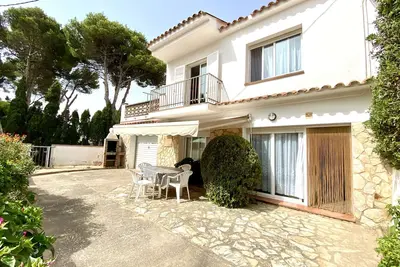 Image de Maison à 200m de la plage avec terrasse et barbecue