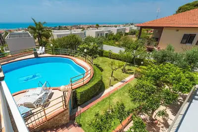 Image de Villa \"Cielo e Mare\" spacieuse villa avec splendide vue mer et piscine privée