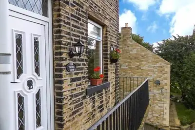 Image de Cottage dans le ciel, Luddenden