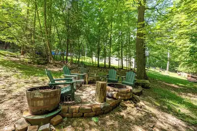 Image de Une retraite scandinave - maison au bord du lac dans la communauté tranquille de Carmel Cove
