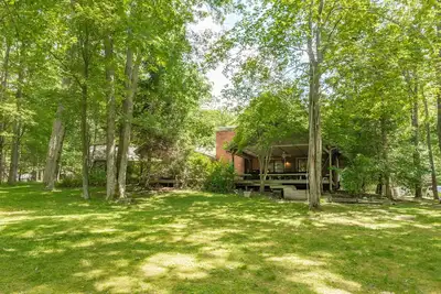 Image de Rother's Cove - Accueil au bord du lac avec forêt enchantée personnalisée