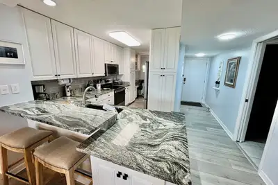 Image de Tranquilité et détente dans votre magnifique condo face à l'océan classé Gold!