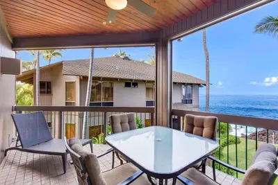 Image de 2nd Floor w/Ocean Views + Lanai - Kanaloa 2103