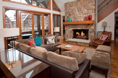 Image de Lavish 3Br 3. 5Ba Bachelor Gulch Condo Étapes vers les ascenseurs