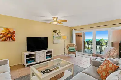 Image de Avantages gratuits inclus! ! ! Emplacement parfait! ! ! ! ! *** Reef Club # 405 Gulf Front Condo ***