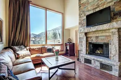 Image de Luxueux Condo 3 Br au Lodge at Vail w / salle de sport, piscine, bain à remous