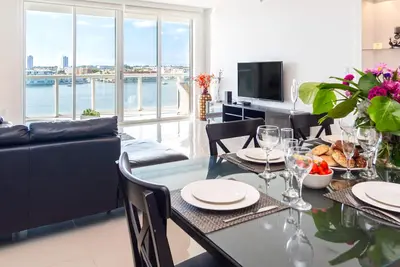 Image de G. Bay Premium | 2 chambres 2 salles de bain, vue imprenable sur Intracoastal!