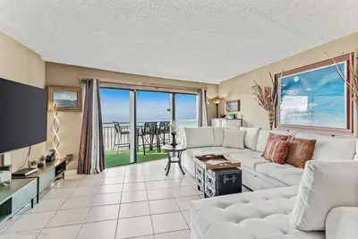 Image de Avantages Gratuits! ! ! Profitez du mode de vie en Floride! ! Condo Chateaux 108 Beachfront 1 chambre