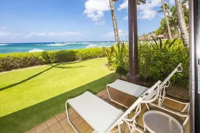Image de Steps from Surf! Modern Open Kitchen, Lanai to Lawn, WiFi–Kiahuna Plantation #2193