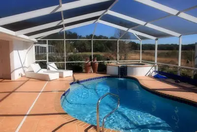 Image de Villa de 3 chambres avec vue sur le lac et piscine chauffée