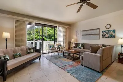 2-Level Garden View Condo w/Kitchen – Kiahuna 2241