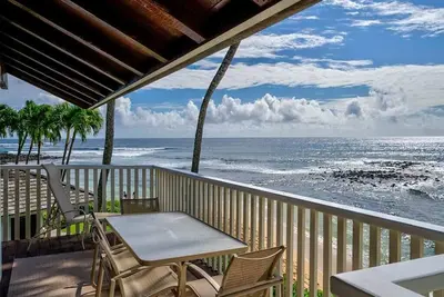 Image de Fit For Royalty! Beachfront w/Open Kitchen, Lanai, WiFi, Tv, Ceiling Fans–Kiahuna 2004