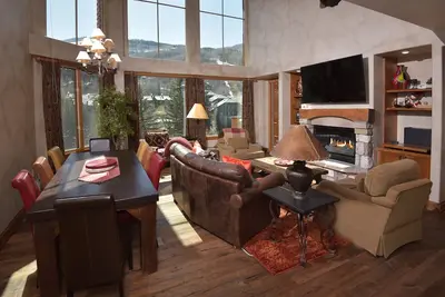 Image de Spacieux 4Br 4. 5Ba Condo Ski in \/ out-Stay +7 Nights