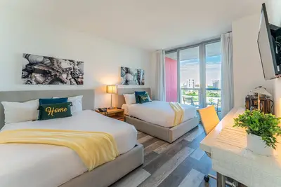 Brand New Luxurious Studio Suite Intracoastal Waterway View