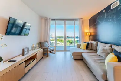 Image de Nouveau front de mer luxueux deux chambres vue sur la voie navigable intracoastale