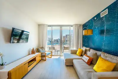 Luxueux condo une chambre avec vue sur la voie navigable intracoastale