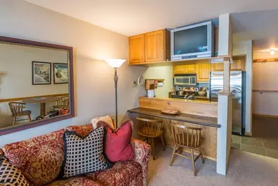 Image de Emplacement exceptionnel dans ce condo Ski in \/ Ski out!