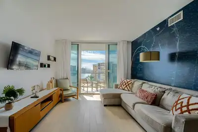 Nouveau deux chambres avec vue sur la voie navigable Intracoastal