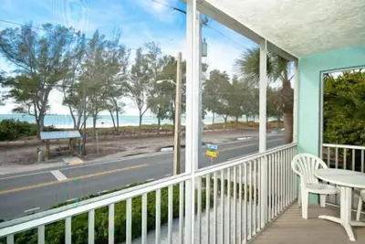 Image de Pelican Cove 1 - Condo côté de la plage / 2 Bath 2 chambres, occupation maximale de 6 personnes.