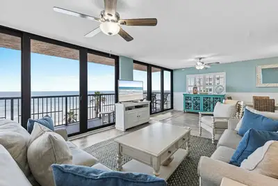 Image de Évadez-vous au paradis dans ce magnifique condo en bord de mer