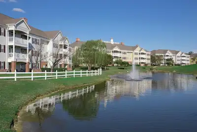 Image de Condos pour familles près d'attractions historiques avec deux piscines et un mini golf