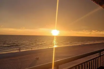 Image de Avantages gratuits inclus! ! ! ~ Superbe vue de face du golfe! ! ~ Chateaux # 402 - Condo 1 chambre.