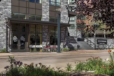 Image de Beaver Creek, Co: présidentiel 2 chambres avec local à skis et casiers, bain à remous et plus