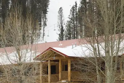 Image de Nouveau-Mexique, Nm: 2 Br w / Cheminée & WiFi, Ski-In / Station de ski-Out, Près de la rivière Rouge