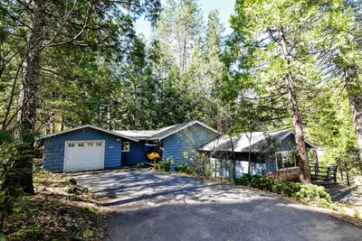 Image de Casa Cazadores: 4br \/ 2. 5ba Sur Les Rives Du Lac De Pines Lakemont, Avec Salle De Rec. Et Table De Piscine, Kayak Et Canoe