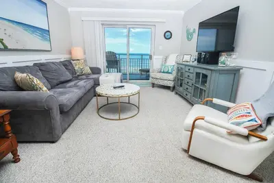 Image de Belle Direct Condo Oceanfront avec une vue imprenable sur la plage