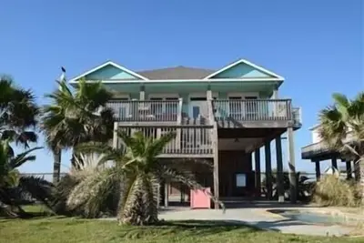 Image de Belle propriété en bord de mer avec piscine privée clôturée - Aigue-marine