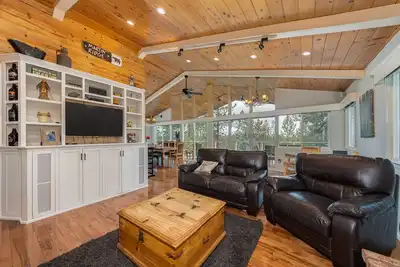 Image de Martin Ridge: 4 Br \/ 3 Ba Plus Rec Salon W \/ Table De Piscine, Ping Pong, Football Et Air Hockey- Vues Superbe Depuis Le Pont
