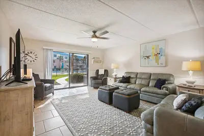 Image de Sea Haven 311 [3/2] ACTIVITÉS Gratuites! & Oceanview Wifi Pool