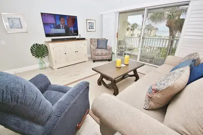 Image de Tarifs RÉDUITS En ÉTÉ! ! Condo confortable et spacieux sur la plage non-Drivie
