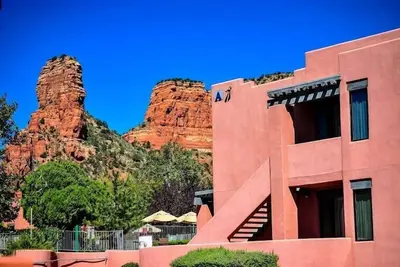 Image de Suite familiale entourée d'aventure avec Wi-Fi gratuit, grande piscine et spa