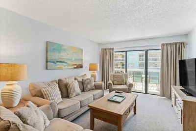 Image de Avantages Gratuits Inclus! ! ~ Magnifique + Cozy Intracoastal Condo ~ Vue sur l'eau # 106