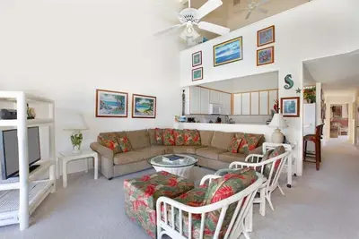 Image de Poipu Assez spacieux pour accueillir jusqu'à dix vacanciers \"A \/ C dans le loft\" * Regency 522 *