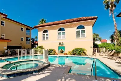 Image de Bradenton Beach Club 228 - Condo 2 chambres / 2 salles de bain, occupation maximale de 6 personnes.