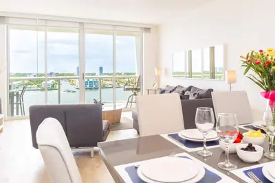Image de G. Bay Standard | 2 chambres 2 salles de bain, vue imprenable sur Intracoastal!