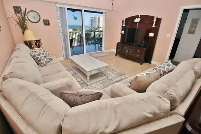 Image de Condo spacieux et luxueux avec vue sur l'océan
