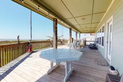Image de Confortable propriété de 3 chambres en bord de mer - avec une vue magnifique sur la plage et de larges plages - Captain Morgan